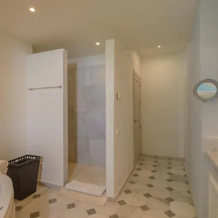 Silene - Piscina Privada بينالوب كاساس فِييخاس